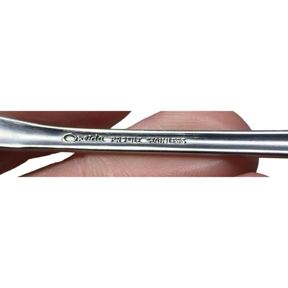 Oneida Stainless Cocktail Forks Set of 4 - Picture 4 of 7